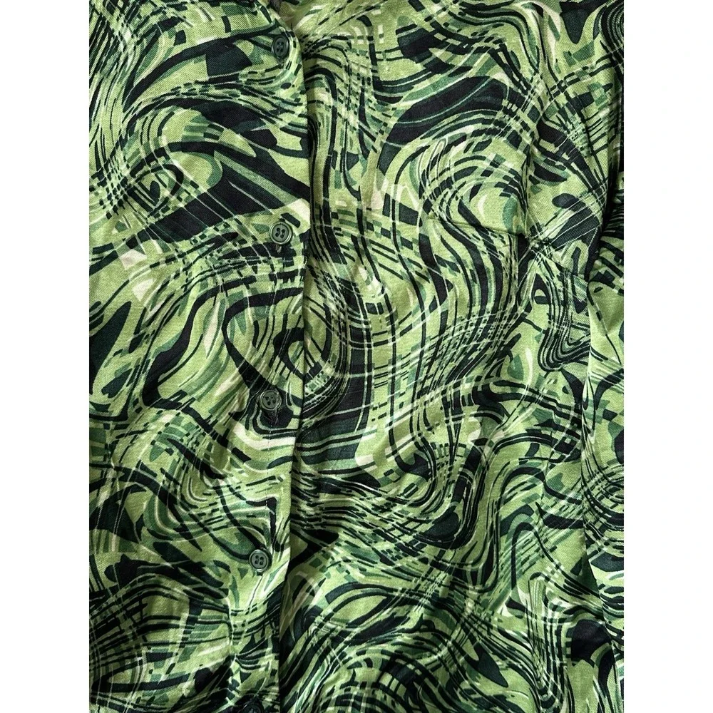 Topshop Women's Green Swirl‎ Satin Button Down Top Size 10
